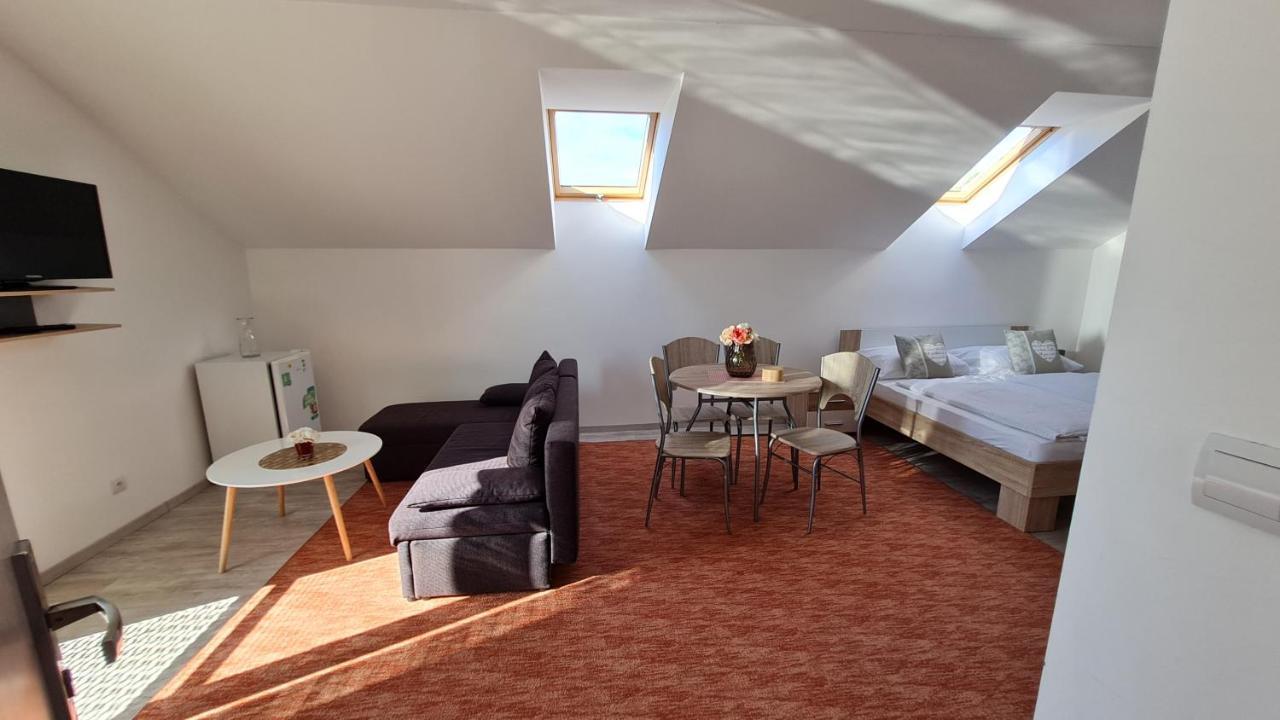 Kajula Apartment Besenova Luaran gambar