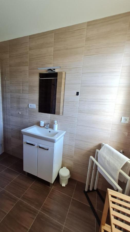 Kajula Apartment Besenova Luaran gambar