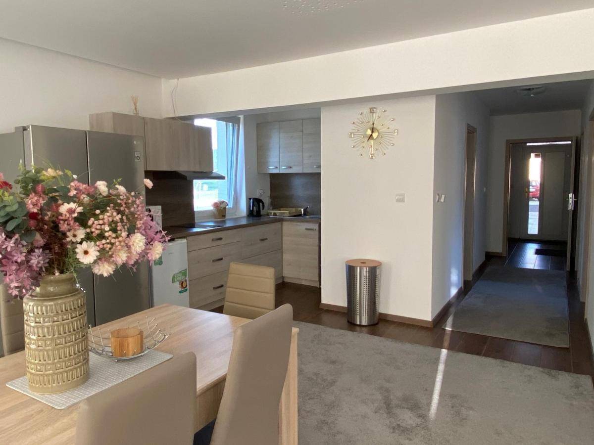 Kajula Apartment Besenova Luaran gambar