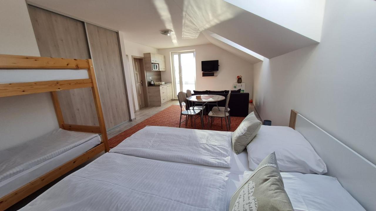 Kajula Apartment Besenova Luaran gambar