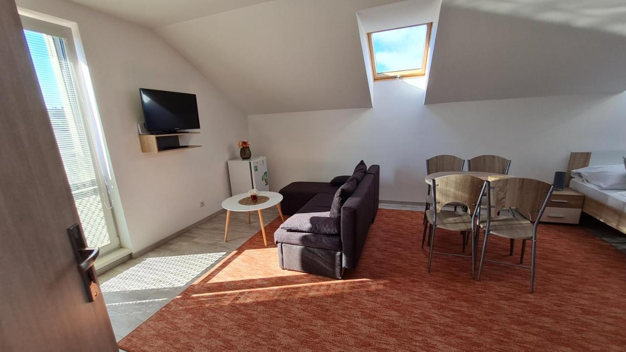 Kajula Apartment Besenova Luaran gambar