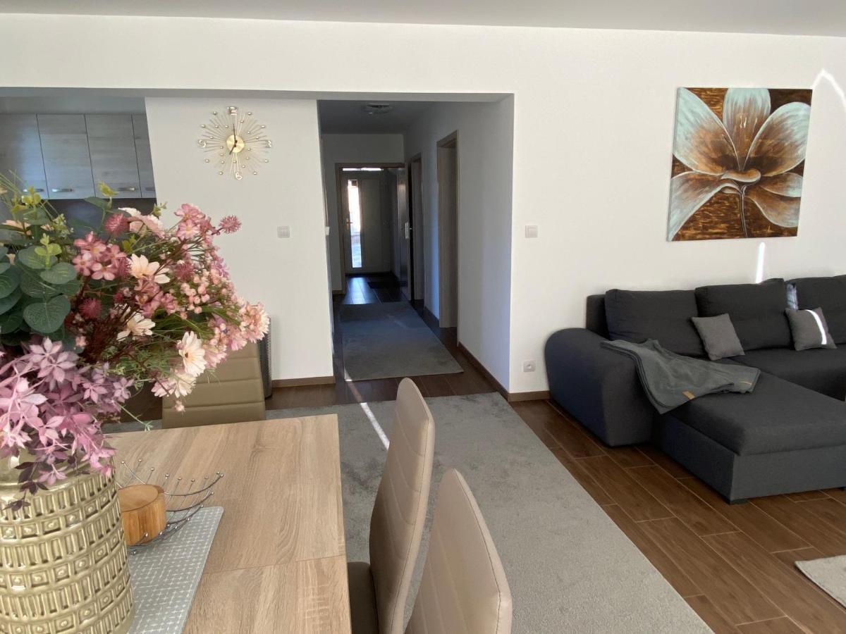 Kajula Apartment Besenova Luaran gambar
